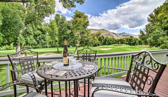 Modern Dalton Ranch Golf Club Home w/Mtn View