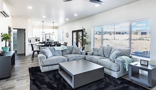 Modern Family Friendly Lake Powell Gateway-Hot Tub-2 King Masters-EV Charger