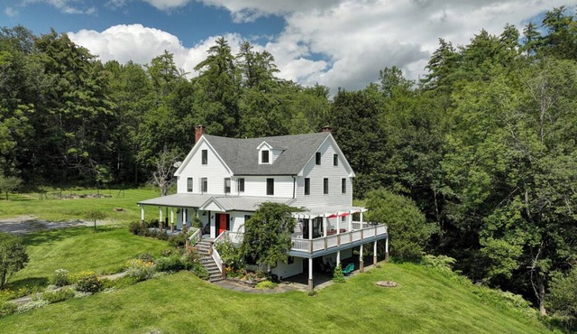 Modern Farmhouse, large 50x20 salt water heated pool.
