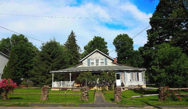 Modern Manor on Maple