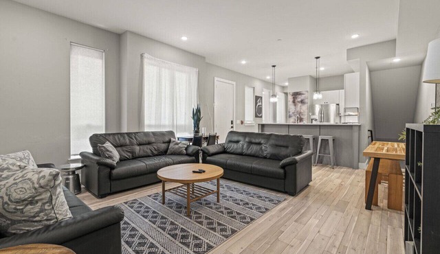 Modern Philly Stay | Garage Parking Near Stadiums