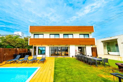 Moroisoso モロイソソウ 大型温水プール付 高級貸切ヴィラ BBQ＆プライベートビーチ