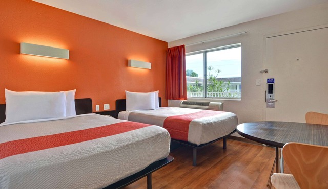 Motel 6 Dania Beach