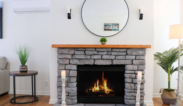 Mountain retreat/Hot Tub/Ski/Hike/Water Park/WIFI/Fire Pit