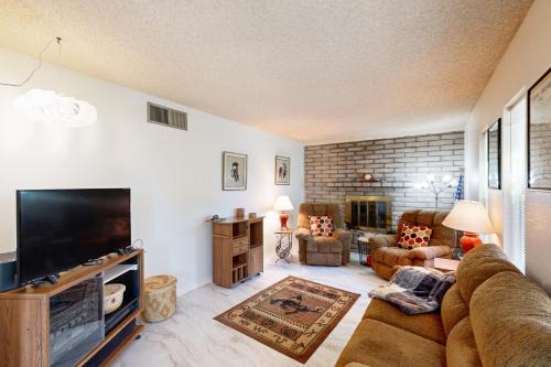 Mtn-View Home w/Large Yard & BBQ in Sierra Vista!