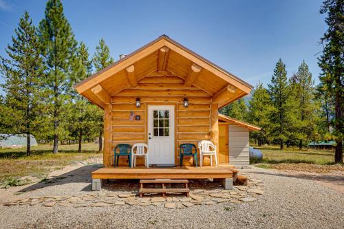 Mtn Views & Fireplace: Cozy Trout Creek Tiny Home