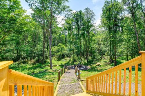 Nature Escape in Unadilla: Modern Home w/2 Decks