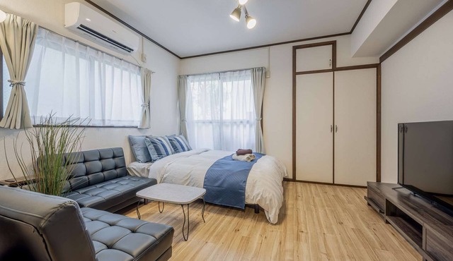 Near Shibuya station! One stop (2 minutes) by train, 8 minutes walk to Ikejiri-Ohashi Station!
