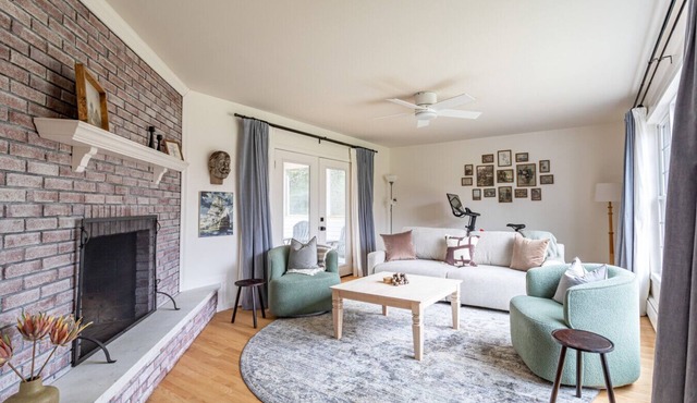 NEW: Chic Family Home in Boutique Town