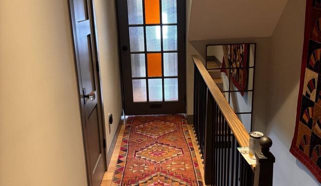 New Hope 3rd floor bedroom w/2nd floor private bath. No private entrance .