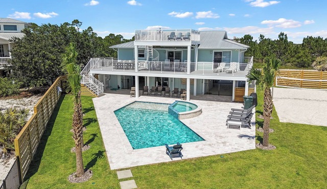 New Listing: 4BR/3BA Heated Pool & Spa; Sleeps 18