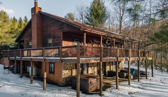 New! The Zen Den: Lake Area, Hot Tub, Fireplace, Pool Table!