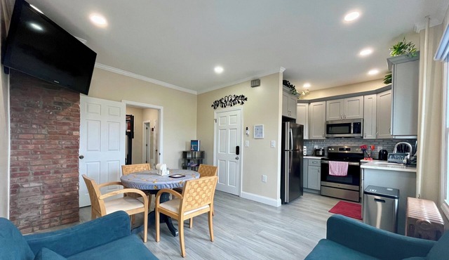 New York City Apartment Near The Free Ferry Boat in Staten Island!