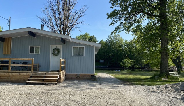Newly Renovated Cozy Waterfront Muskoka Cottage