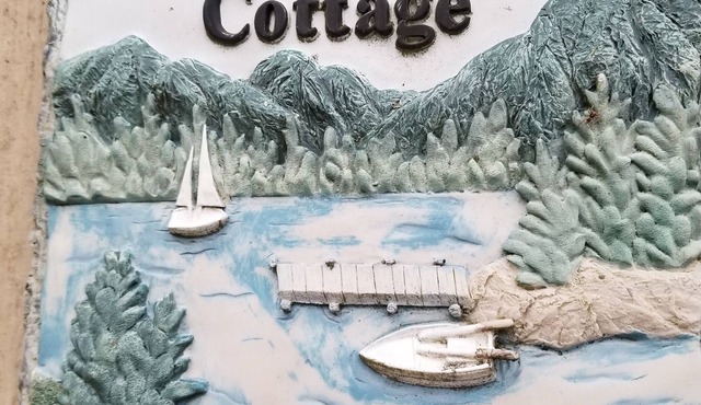 NO LONGER RENTING - Casual waterfront cottage on Weller's Bay