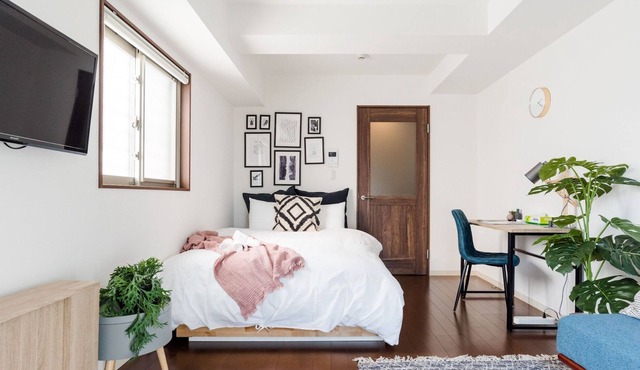 Nordic Inspired Simple Flat in AzabuTokyo Tower / Minato-ku Tokyo