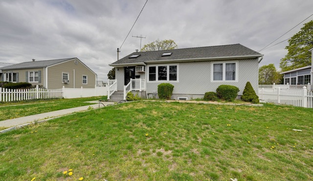North Babylon Home, Near Belmont Lake State Park!