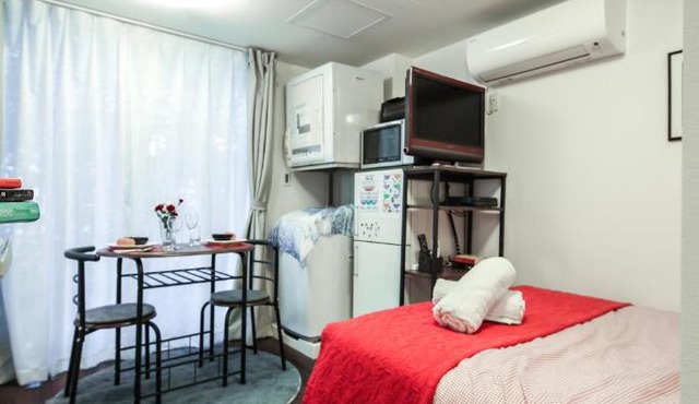 North Cottage Studio Apartment with private entrance