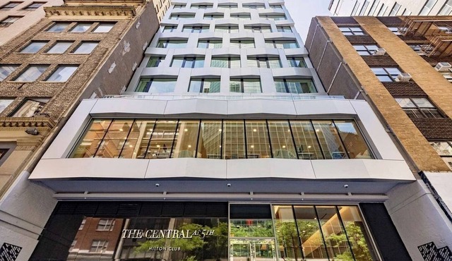 NYC | 5th Ave Premier Studio | Walk to Central Park