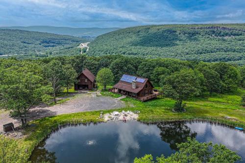 On 242 Acres! Luxury Pocono Retreat w/Pond