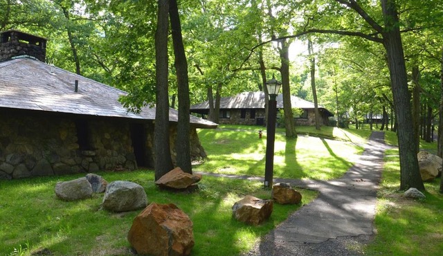 Overlook Lodge and Stone Cottages at Bear Mountain