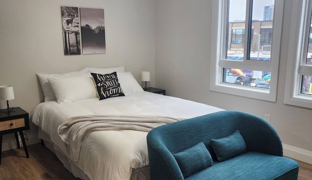 Oversized Trendy Studio Unit in Prime Downtown location