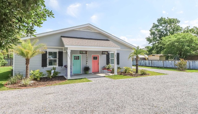 Paradise Palms: modern, very comfortable , unit in beautiful beach town