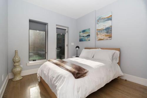 Park South Central 3 Bedroom with Private Terrace