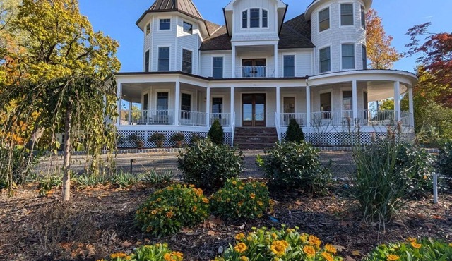 Parkway House Goshen Family-Friendly Bed & Breakfast