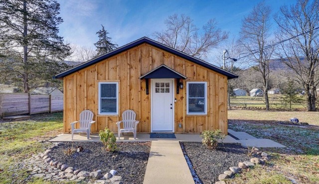 Peaceful Cabin w/Fire Pit & Creek Access
