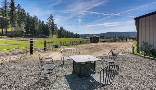 Peaceful Farm Stay Near Spokane: Inland Hideaway!