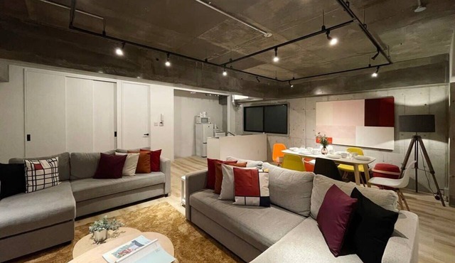 Peaceful Modern Flat Near Atomic Bomb Dome