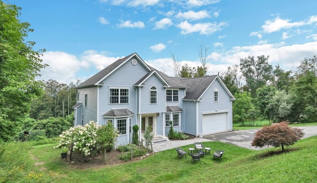 Peaceful Nature Getaway with Spacious Living