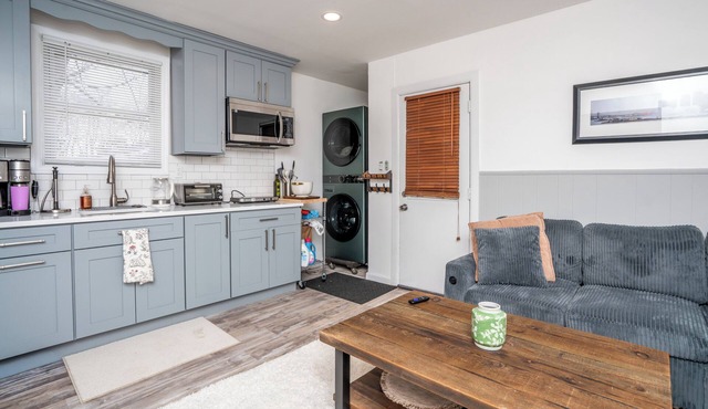 Perfect Summer Cottage New 1-bedroom with AC in Massapequa