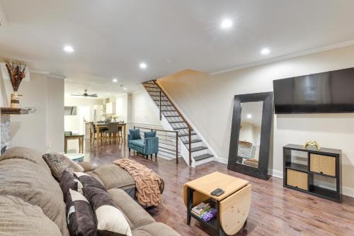 Pet Friendly! 3-Story Home Near Cobbs Creek Park!