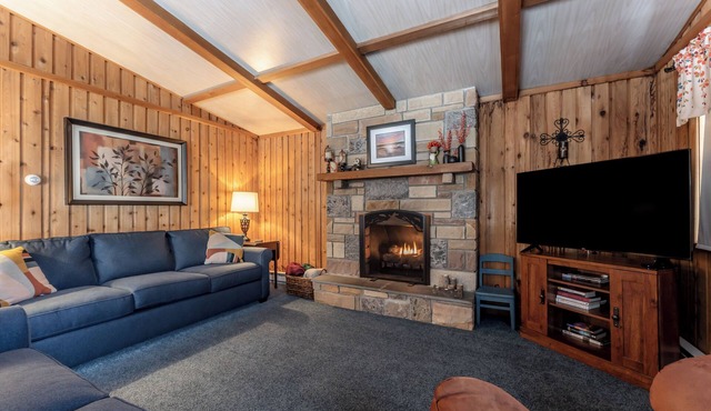 Pet Friendly Secluded 5BR Poconos Lake Retreat with Beach and Skiing
