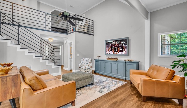Pikes Place, Spacious, MSU Gameday Retreat