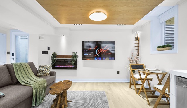 Pinnacle of Luxury & Leisure -2 Bedroom |2 full Bathroom | Full Kitchen