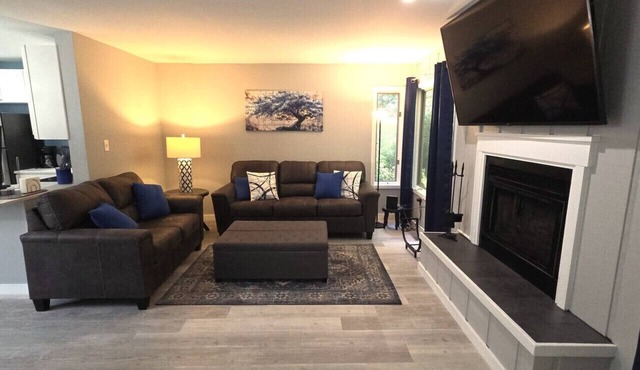 Pocono Mountains Escape - 2 Bedroom, 2.5 Bath, private townhome with wood-burning fireplace