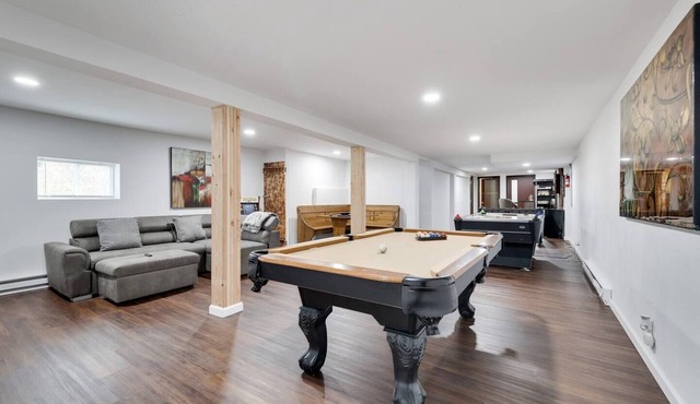 Pocono Mountains, Hidden-Gem GameRoom, Firepit, Min to all Attractions