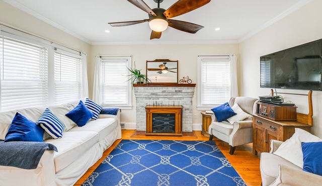 Point Lookout Cottage - Walk to Beach!