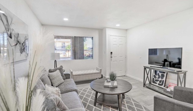 Pool Access! Condo Near Peoria Sports Complex
