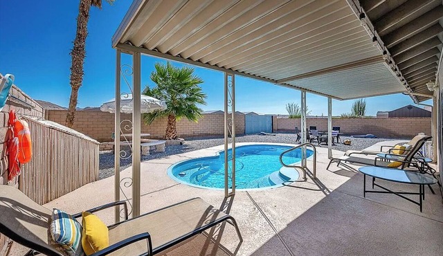 Pool Home w/Private Launch Ramp Access, Indoor Hot Tub, BBQ & Dog Friendly