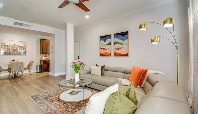 Pool & Hot Tub Access! Lovely Scottsdale Retreat