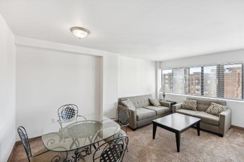 PP 1114 Beautiful Professional 1br Apt, Pool