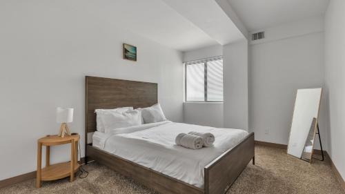 PP 1606 Beautiful Professional 1br Apt, Pool