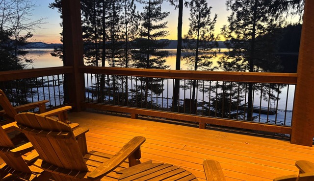 Priest Lake 150’ Waterfront Cabin! Sleeps 13