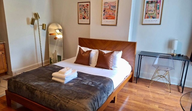 Prime Location | Studio | Center City | Fast Wifi