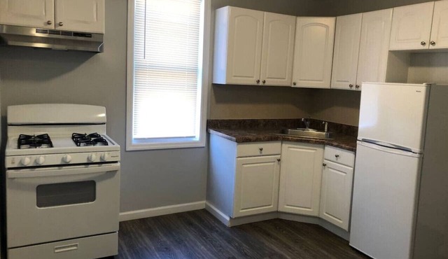 Private 2-bedroom, parking, bus to NYC nearby, MetLife Stadium 30 mins