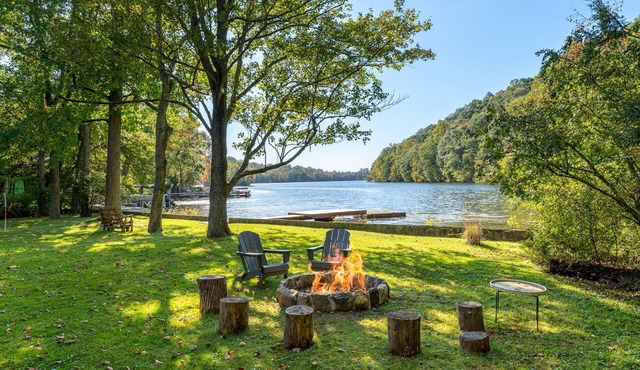 Private 5 bedroom lake front residence